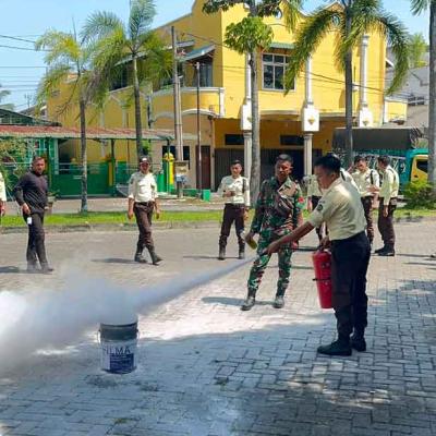 Latihan Gabungan Pemakaian Apar 3